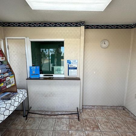 Motel 6 Selma, Ca Zewnętrze zdjęcie